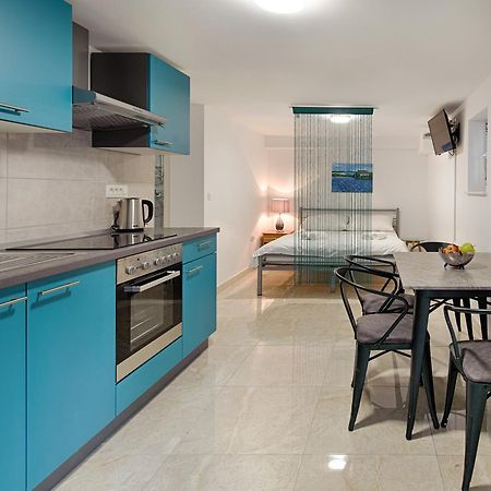 Cezar Luxury Apartment Omiš Esterno foto