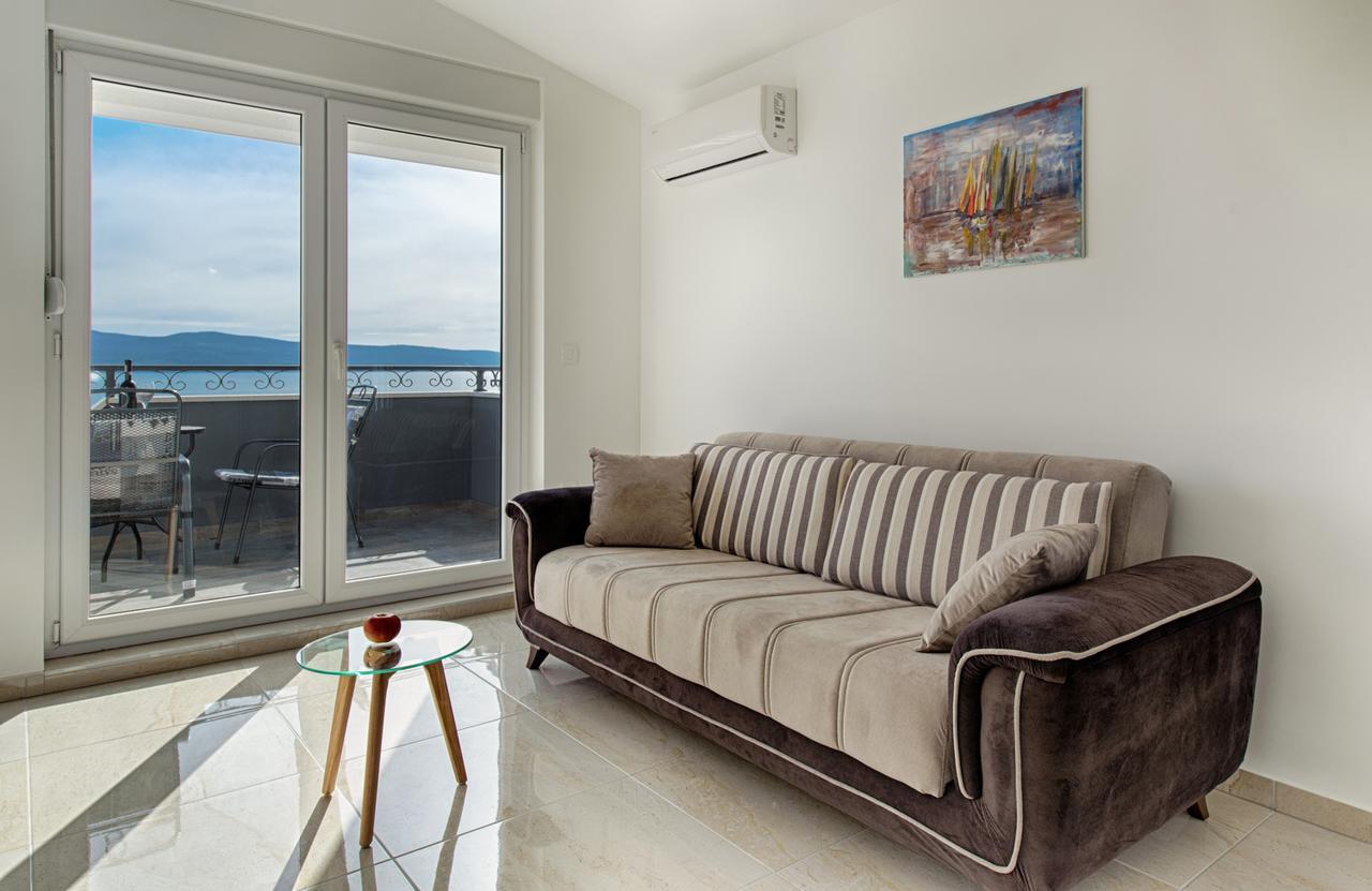 Cezar Luxury Apartment Omiš Esterno foto