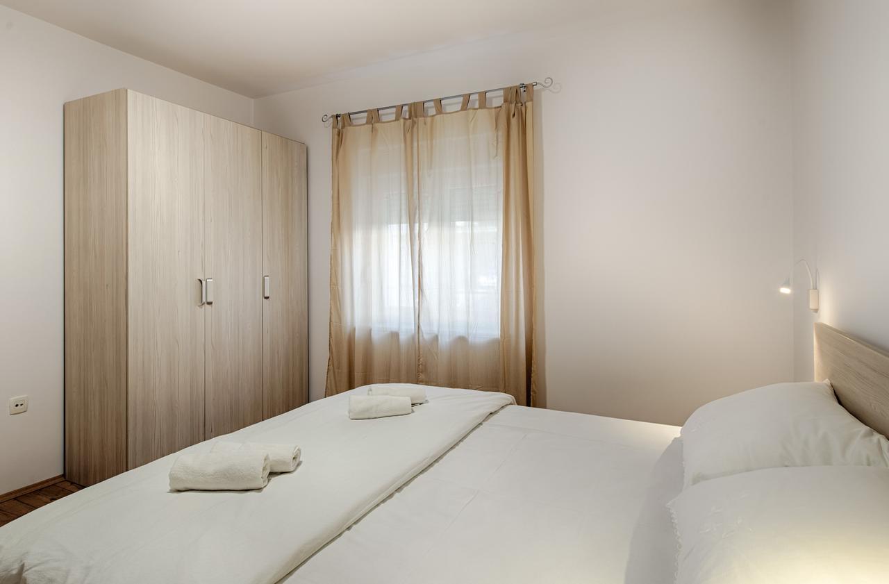 Cezar Luxury Apartment Omiš Esterno foto