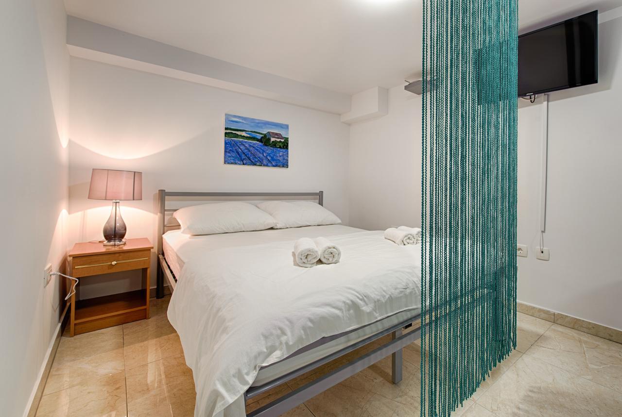 Cezar Luxury Apartment Omiš Esterno foto