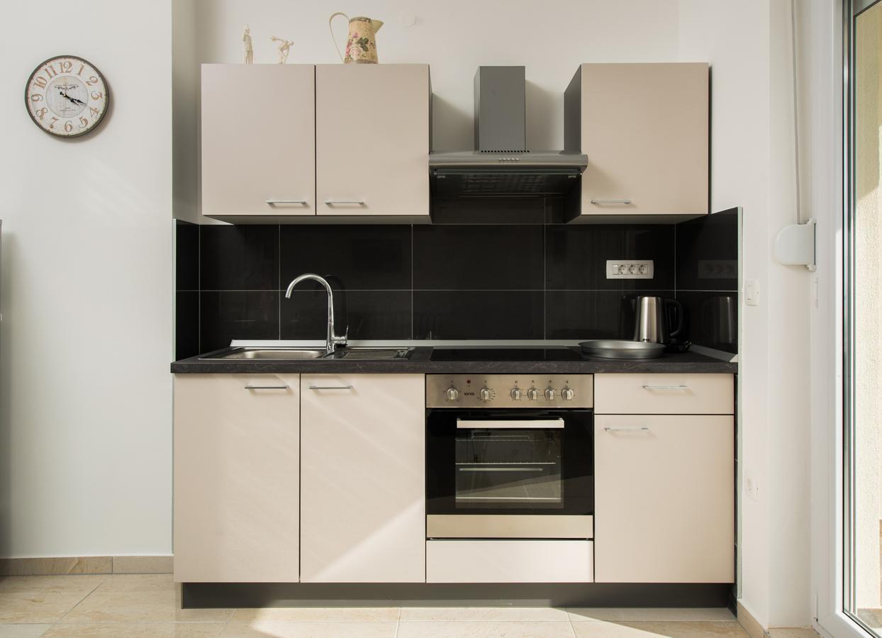 Cezar Luxury Apartment Omiš Esterno foto