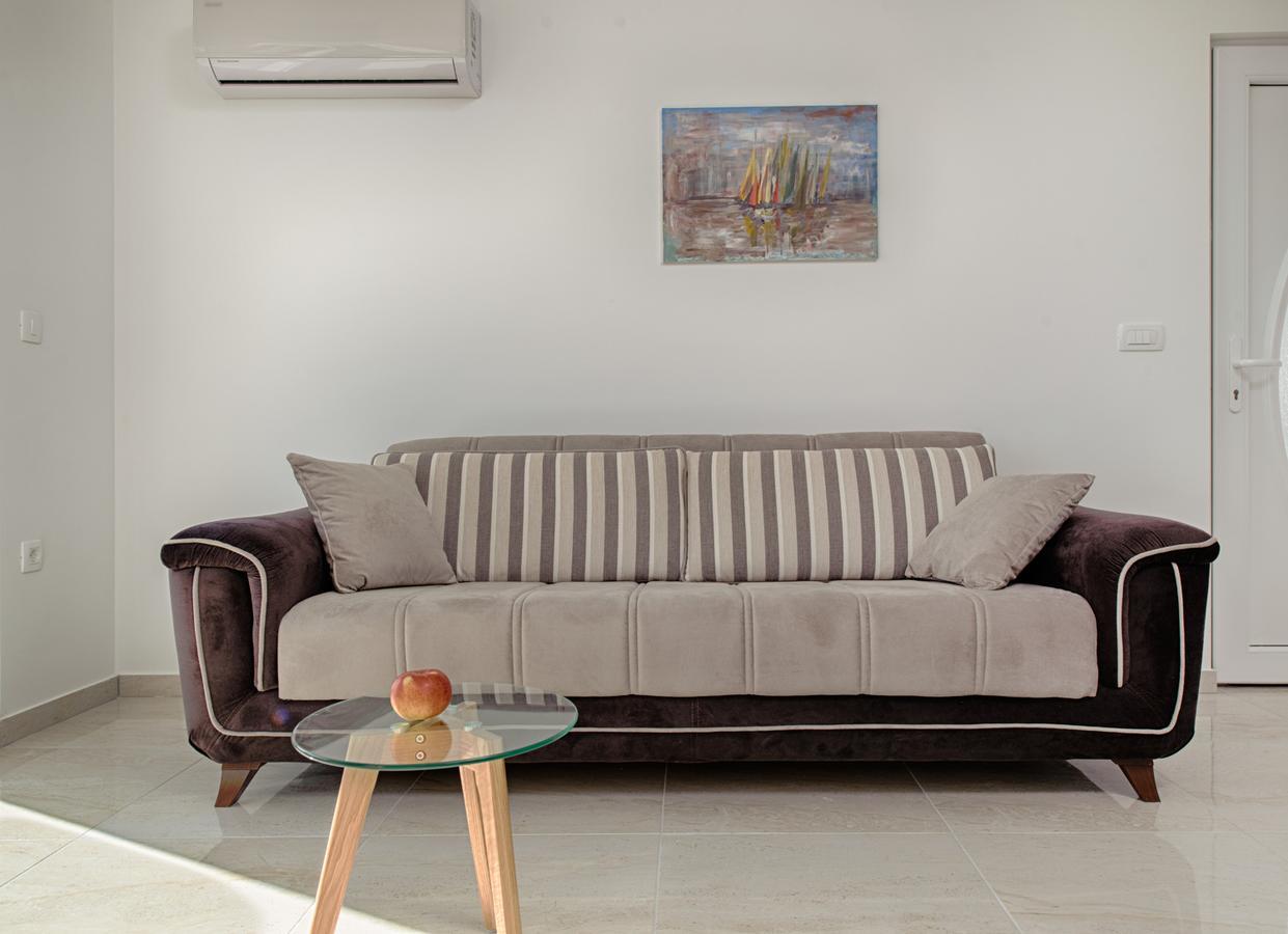 Cezar Luxury Apartment Omiš Esterno foto