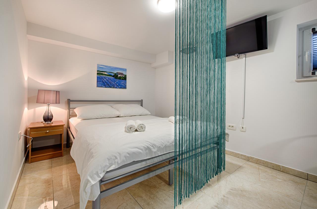 Cezar Luxury Apartment Omiš Esterno foto